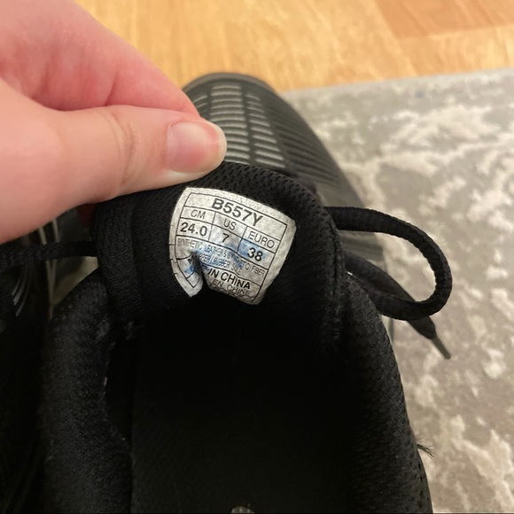 ASICS Shoes - Picture 3 of 4